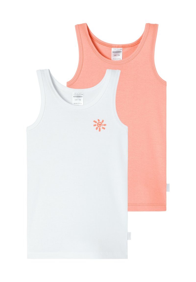 Zwei ärmellose Baumwoll-Tanktops: eines weiß mit einem kleinen orangefarbenen Sonnenmotiv; das andere korallenrot. Beide haben runde Ausschnitte und genähte Säume.