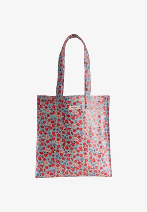 Květinová taška přes rameno z lehké látky s modrým pozadím zdobeným červenými a modrými květy a pevnými dvojitými uchy.