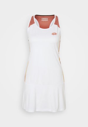 Hvit ermeløs tennisdress med brune skulderpaneler, sidelinjer og Lotto-logo på brystet.
