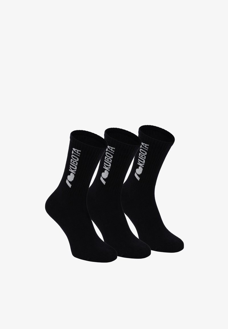 Czarne bawełniane skarpetki o prążkowanej fakturze, z białym napisem "I ♥ KUBOTA". Sprzedawane w zestawie trzech par, długość średnio za kostkę.