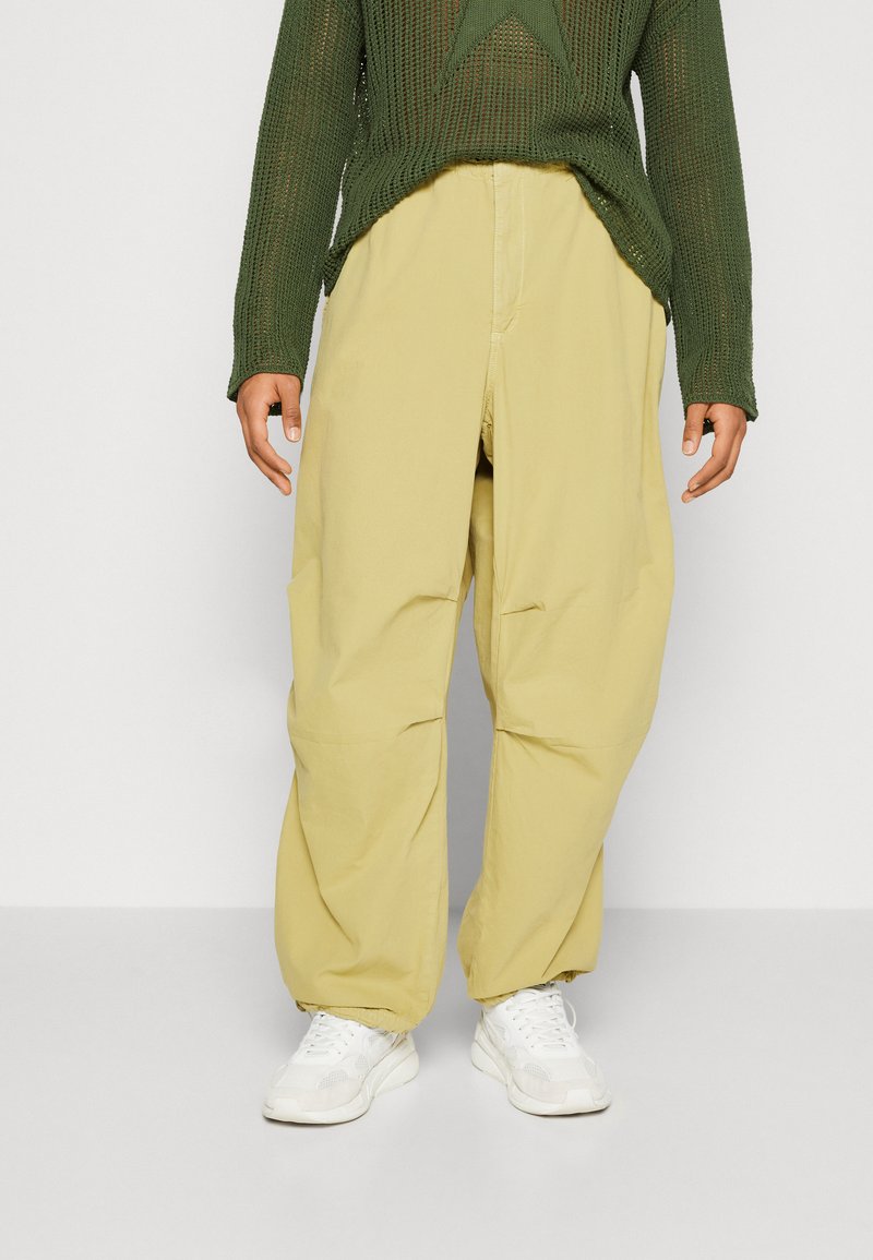 BDG Urban Outfitters BAGGY TECH PANT Broek chartreuse/groen