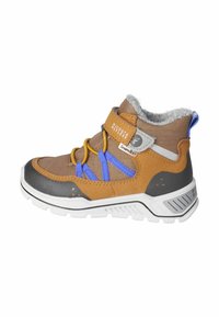 Zapatilla alta en marrón y gris con parte superior de tejido texturizado, acentos en azul, cordones elásticos y una correa de velcro. Suela gruesa blanca con patrones de agarre.