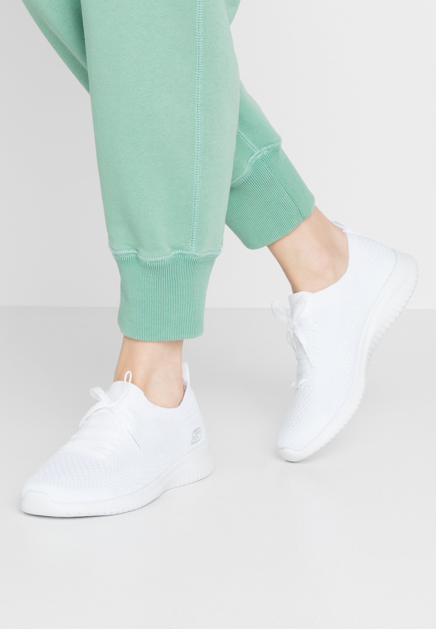 skechers ultra flex wit