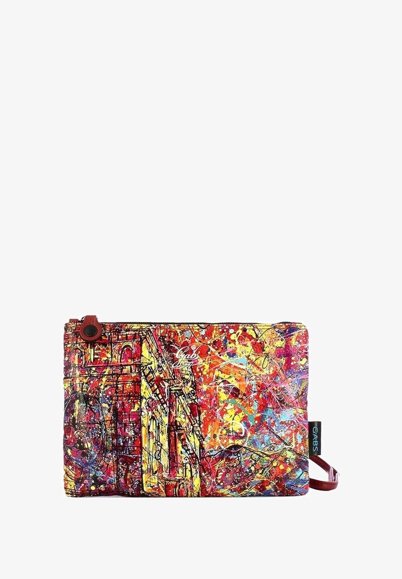 Bustina chiusa con cerniera dai colori vivaci, caratterizzata da un motivo astratto con tonalità di rosso, giallo e blu. Superficie testurizzata con un accento in pelle e una tracolla.
