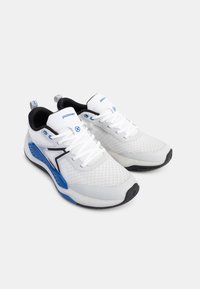 Bata Trainers - argento