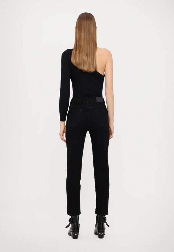 PEDAL PUSHER - Straight leg jeans3