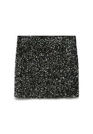 Czarna mini spódnica z cekinami o dopasowanym kroju, prezentująca gęste rozmieszczenie błyszczących, refleksyjnych cekinów na całej powierzchni.