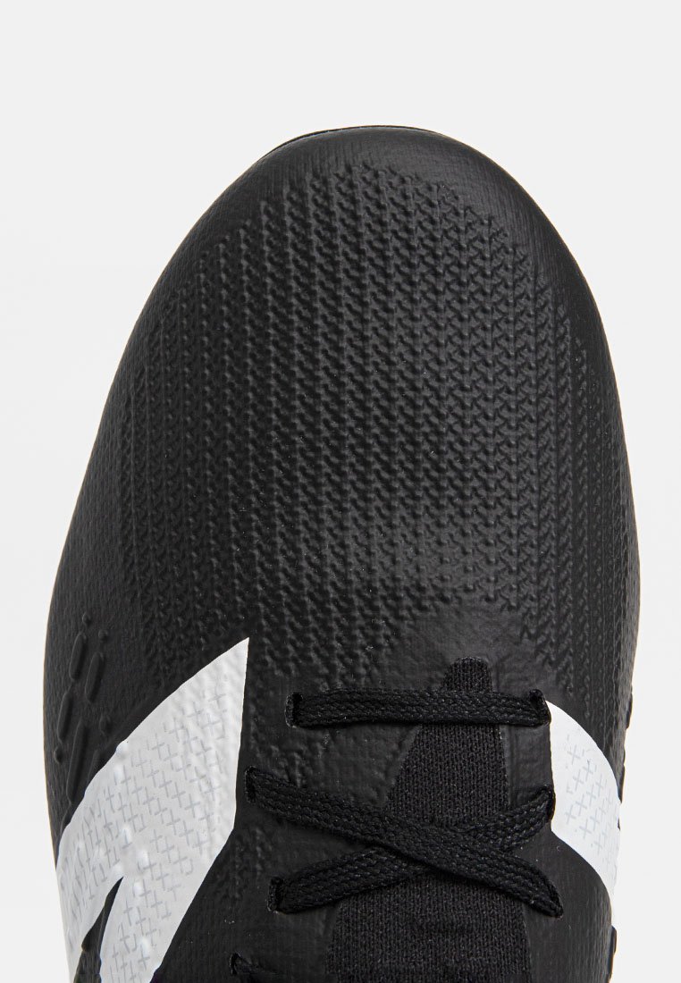 Fußballschuhe für weichen Untergrund