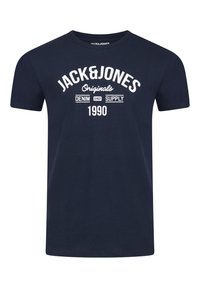 Camiseta de algodón azul marino con cuello redondo. Presenta texto impreso en blanco: "JACK&JONES Originals", "DENIM" y "1990" en un diseño audaz.