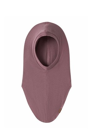 Geribbelde gebreide balaclava in gedempte mauve met afgeronde randen en één grote ovale opening voor het gezicht, ontworpen voor hoofd- en nekbedekking.