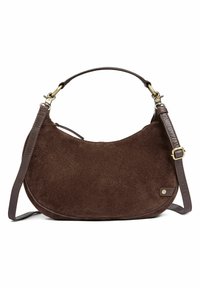 Borsa a spalla in suede marrone con forma curva, accenti in pelle, una tracolla regolabile e un piccolo logo nella parte inferiore.