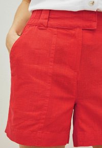 Next Shorts - red