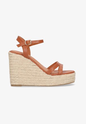 ETIKA DOÑANA - Sandalias de cuña - brown