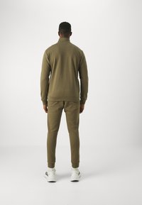 adidas Sportswear 3-STRIPE - Träningsset - olive strata