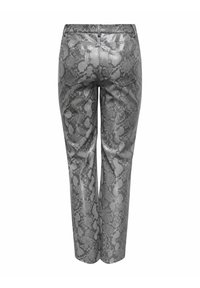 Pantaloni grigi con motivo a serpente in un materiale lucido, caratterizzati da un design aderente, gambe dritte e tasche posteriori standard.