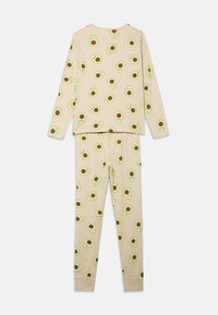 Σετ πιτζάμες που περιλαμβάνει μακρυμάνικη μπλούζα και παντελόνι, κατασκευασμένα από απαλό ύφασμα με μπεζ φόντο και πράσινα σχέδια αβοκάντο.