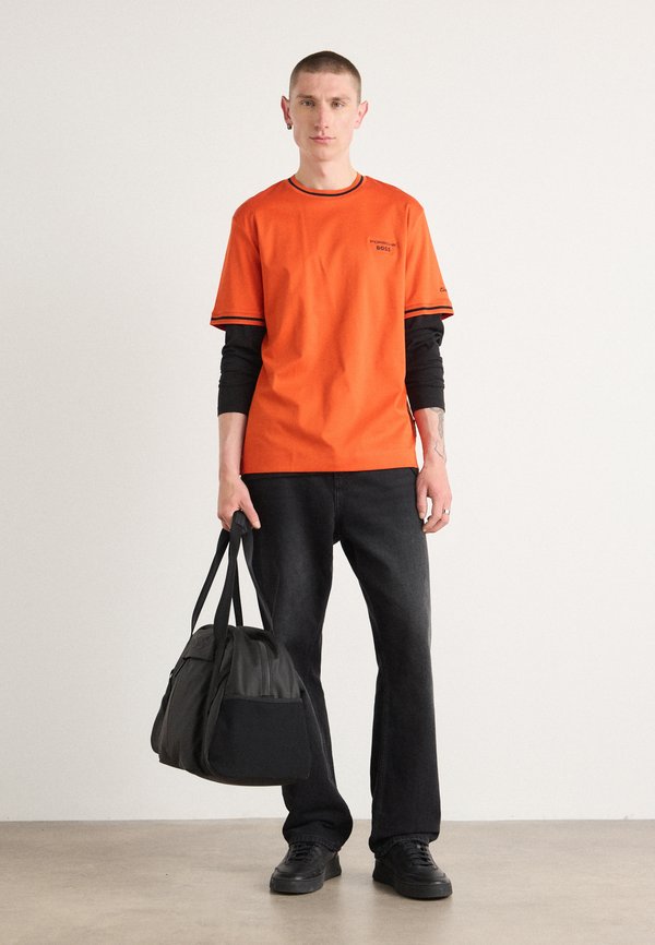 TAUT - Basic T-shirt - dark orange4
