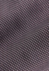Next TEXTURED TRIMMED REGULAR FIT SINGLE CUFF - Cămașă - damson pink