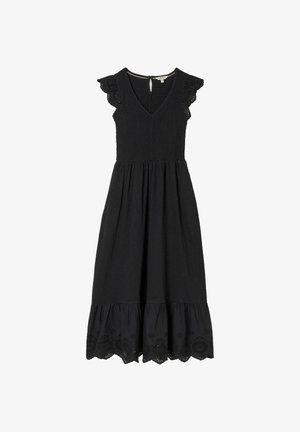 Schwarzes Kleid mit V-Ausschnitt, kurzen Rüschenärmeln, gerafftem Oberteil, fließendem Rock und besticktem Saum. Weiche Stoffstruktur.