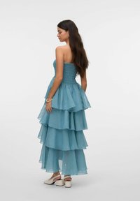 Vero Moda VMDELILAH SMOCK RUFFLE - Oblačila za posebne priložnosti - dusty turquoise