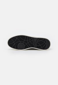 GANT AVONA - Sneaker low - black