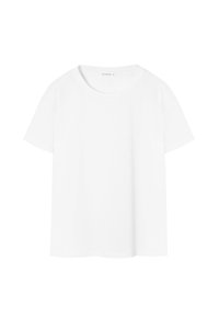 Hvid kortærmet t-shirt lavet af blødt bomuld med rund hals, der har en afslappet pasform og lige kant. Ingen mønstre eller accenter.
