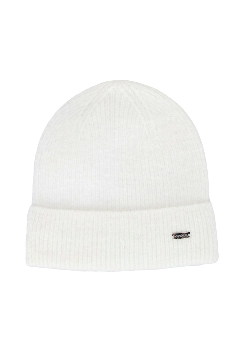 Gorro de punto blanco con diseño acanalado, puño plegable y una pequeña etiqueta de marca en el costado. Textura suave.