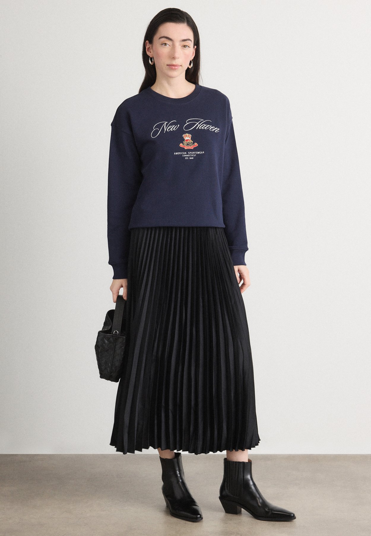 SATEEN PLEATED SKIRT