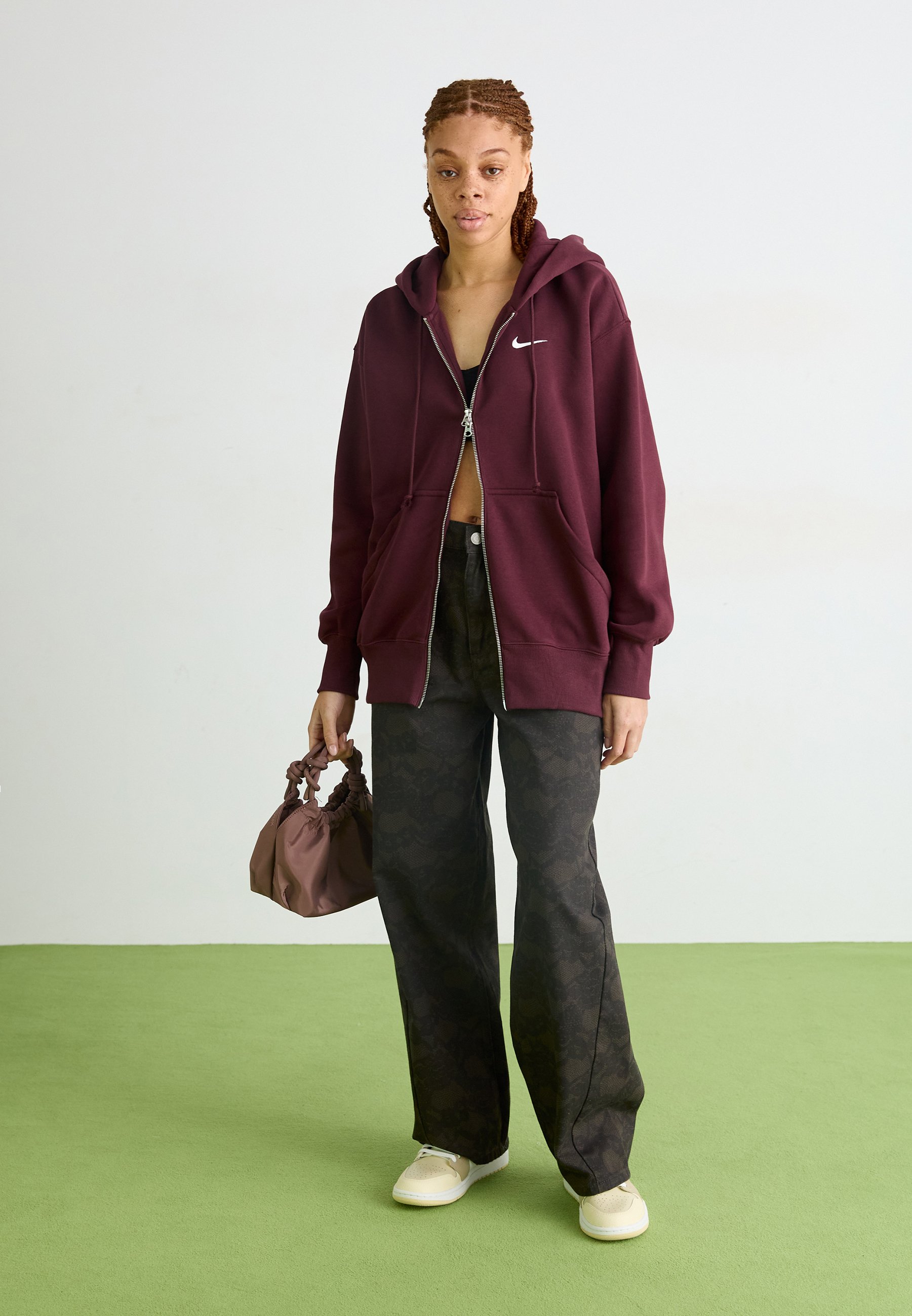 maroon nike hoodie womens