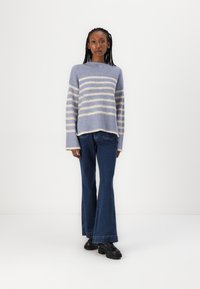 Pieces PCLINE O NECK - Pulover - faded denim