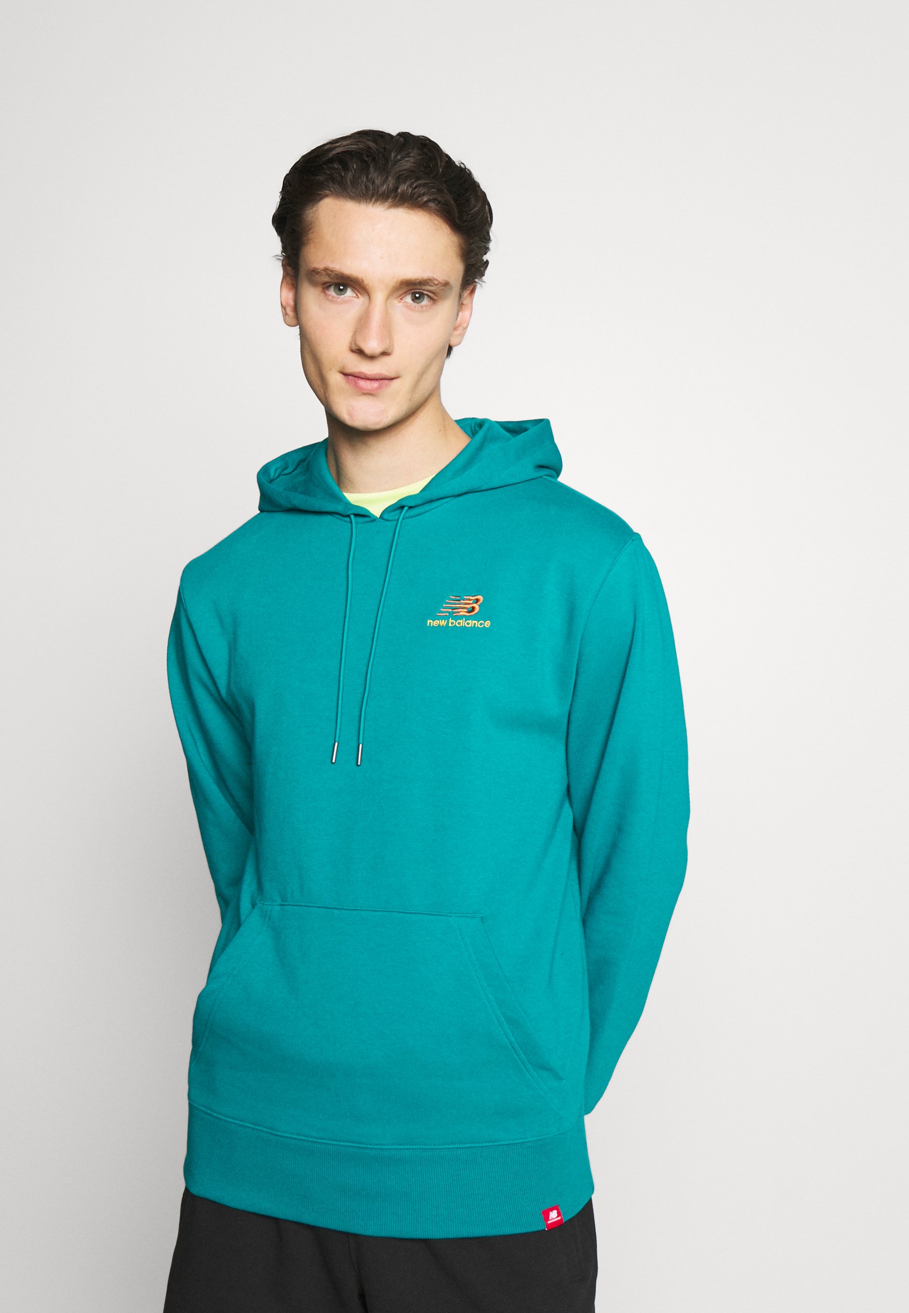New Balance ESSENTIALS EMBROIDERED 