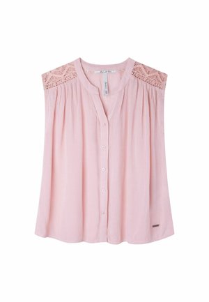 Blusa sin mangas de color rosa pálido con botones al frente, detalle de encaje en los hombros y suaves pliegues en la parte delantera.