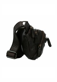 Borsa in pelle marrone scuro con numerose tasche con zip, finitura testurizzata e tracolla regolabile in tessuto. Design compatto e rotondo con hardware in argento.