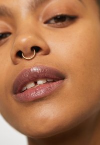 Collistar TWIST® ULTRA SHINY GLOSS jasnoróżowy