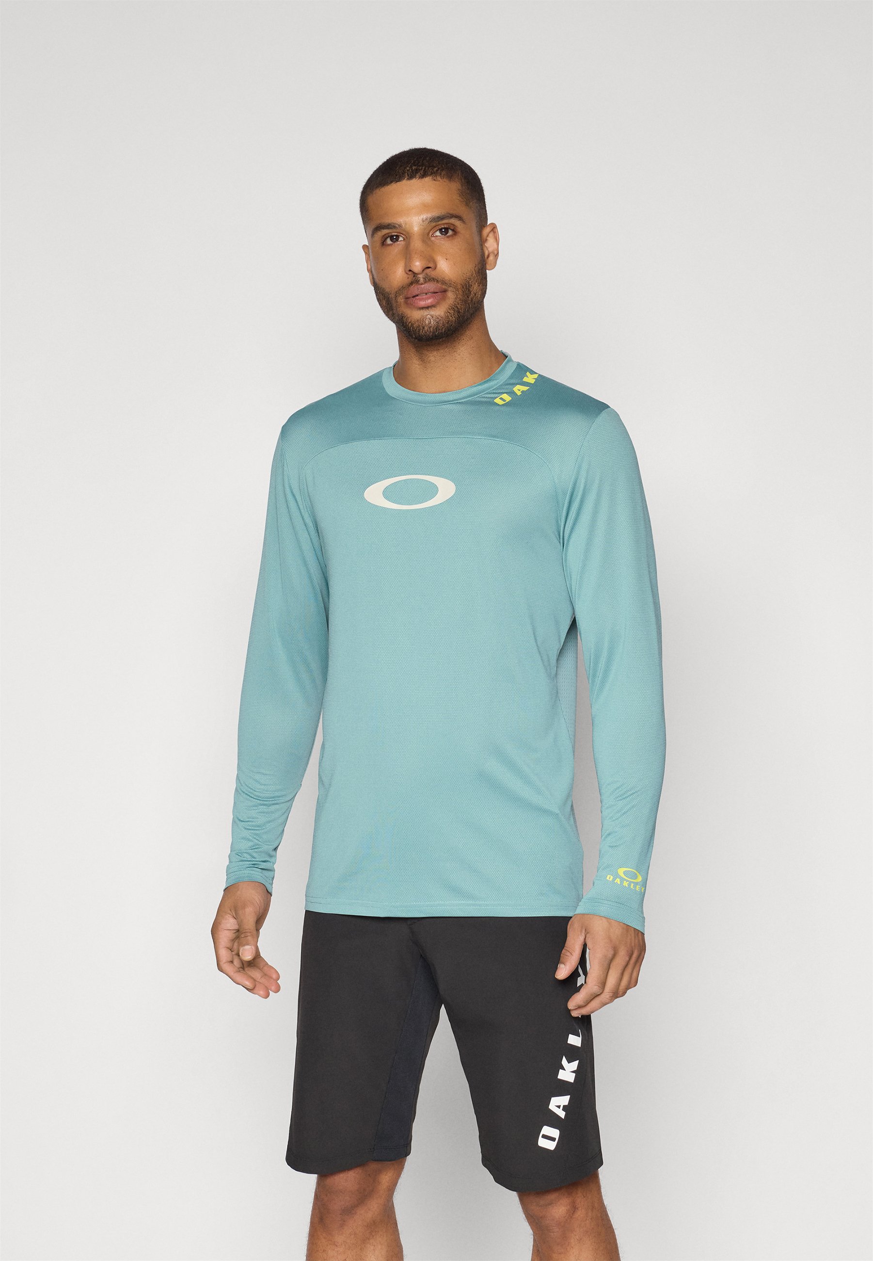 トップス archive OAKLEY A long sleeve t-shirt トップス archive OAKLEY A long sleeve t-shirt Oakley USA