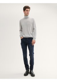Thumbnail Image 2