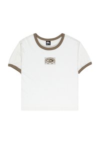 Witte t-shirt met korte mouwen en een bruin geribbelde halslijn, met een centraal logo in aardetinten binnen een decoratieve rand.