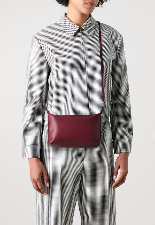 NUVOLA MINI HOBO - Umhängetasche - ciliegia