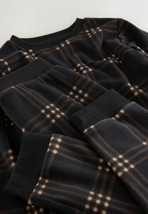 Sort fleece sweater med et ternet mønster i brune og beige nuancer, med ribbet manchetter og rund hals. Blød tekstur med lagdelt udseende.