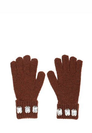 Brązowe dziergane rękawiczki z prążkowanym mankietem, ozdobione trzema przezroczystymi akcentami przypominającymi kamienie na nadgarstku. Miękka tekstura i palcowy design zapewniają ciepło.