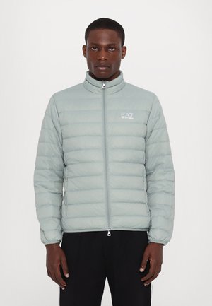 EA7 Emporio Armani TRAIN CORE LIGHT JACKET - Down jacket - green milieu