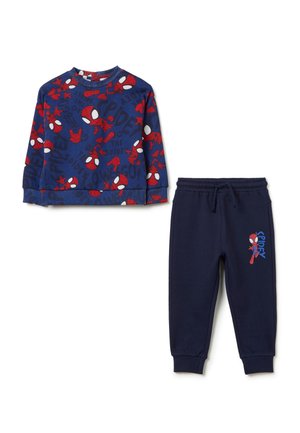 Zweiteiliges Kinder-Outfit bestehend aus einem blauen Langarmshirt mit roten Spider-Man-Graphics und einer Marineblauen Hose mit ähnlichem Design und elastischem Bund.