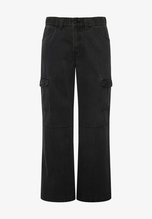 Zwarte cargo pants van denim met een losse pasvorm, voorzien van zijzakken, een knoopsluiting en zichtbare stikdetails.