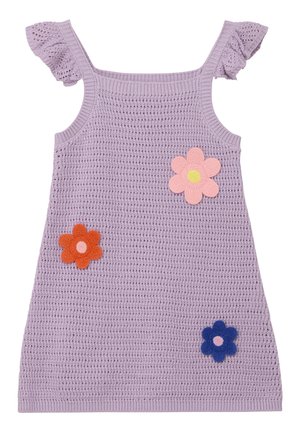 Fliederfarbenes, ärmelloses Strickkleid mit gerafften Schultern und drei bunten Blumenapplikationen in Pink, Orange und Blau.