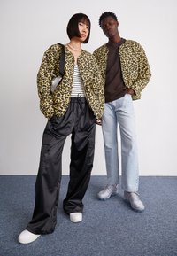 Stan Ray QUILTED LINER JACKET UNISEX - Lagana jakna - leopard camo