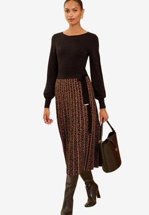 Love & Roses ANIMAL PLEATED MIDI - REGULAR FIT - Rochie tricotată - black