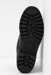 Panama Jack Botins de atacadores - black