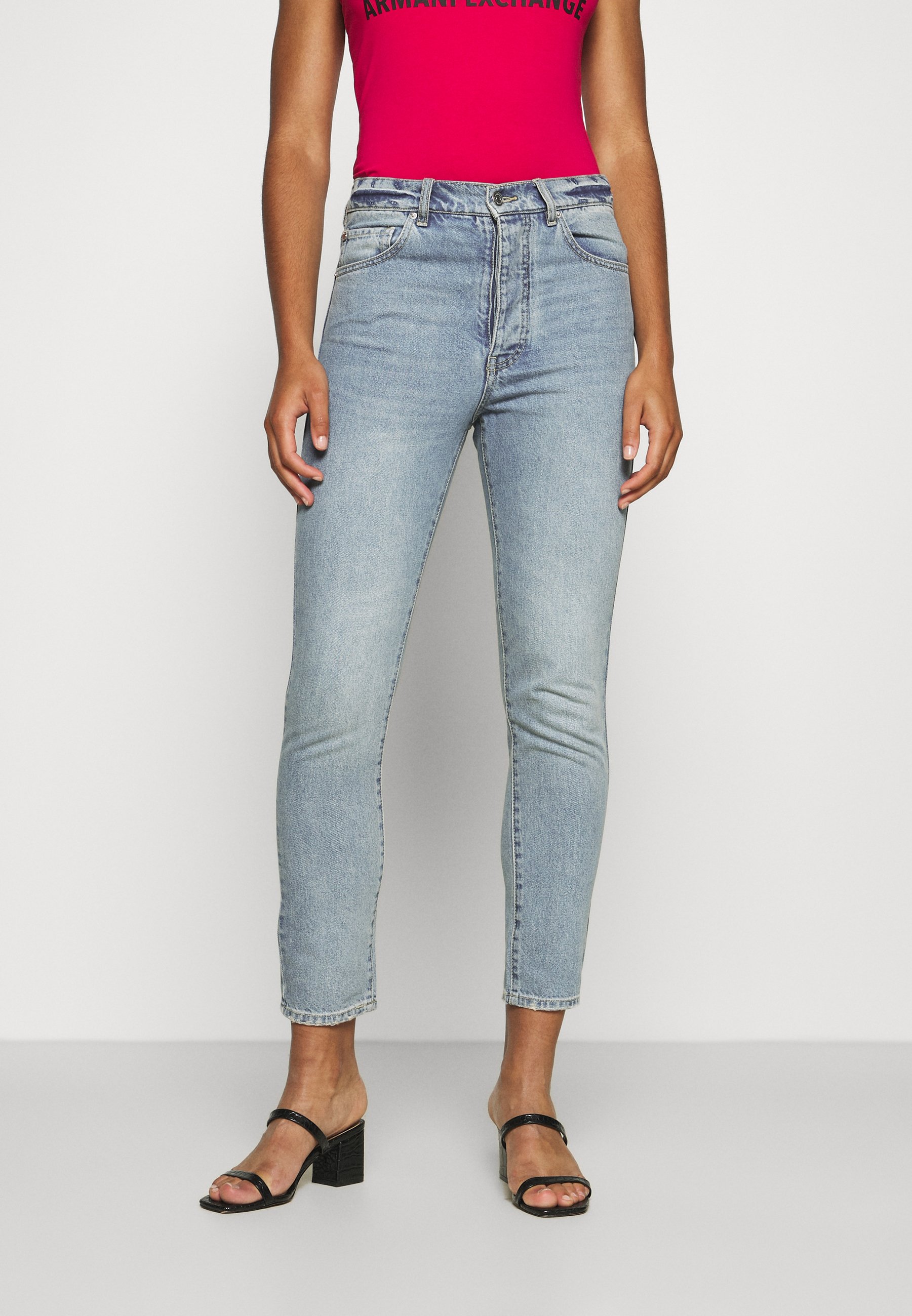 Denim | Vaqueros superceñidos Gris Oscuro | Armani Exchange Mujer - Marie  Lumiere