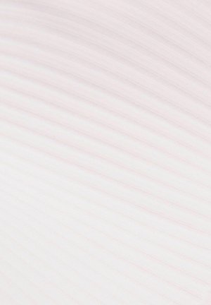 Ljust rosa tyg med subtila åsar, jämn textur och jämn färgfördelning. Inga mönster eller påtaglig hårdvara närvarande.