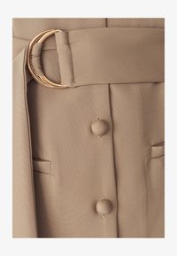 Sélectionné, taupe